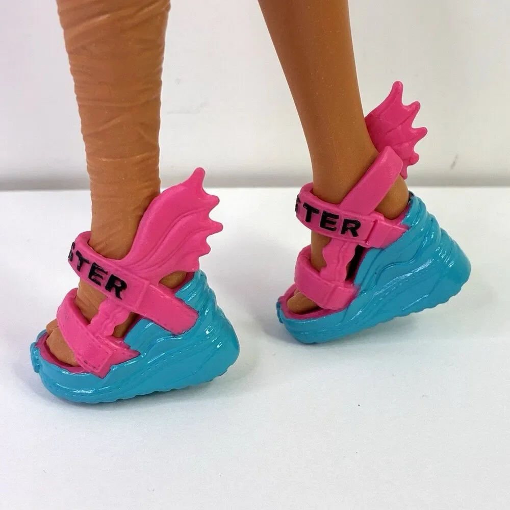 New Monster High Lagoona Blue Doll 2022 G3 Reboot Pink Fish Sandals Shoes
